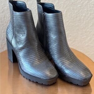 Lucky Brand Textured Gray Ankle Booties